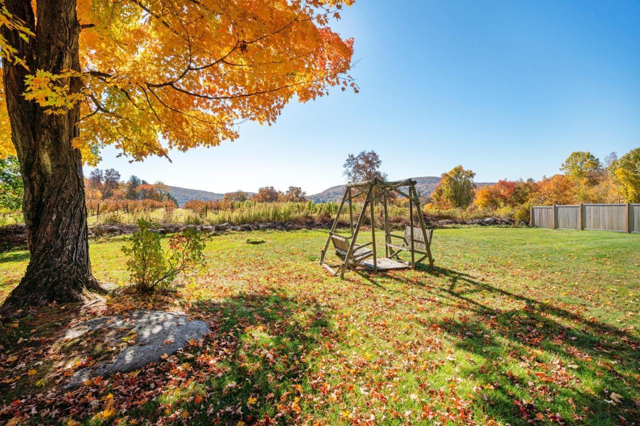 Country Lake House Nestled Between Vineyards Warren Esterno foto